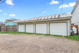 2306 Avenue N, Dickinson, TX 77539 - Photo 40