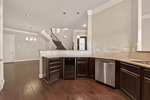 5708 Petty St, Houston, TX 77008 - Photo 16