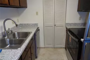 9433 Pagewood Ln, Houston, TX 77063 - Photo 14