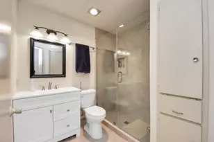 9433 Pagewood Ln, Houston, TX 77063 - Photo 22