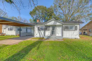 1606 E Taylor Lake Cir, Livingston, TX 77351 - Photo 1