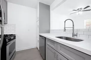 5718 Eskridge St, Houston, TX 77023 - Photo 2