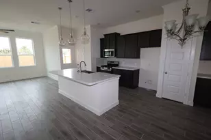 11407 Lucky Fls Dr, Houston, TX 77047 - Photo 2