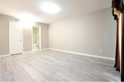 9700 Leawood Boulevard #2110, Houston, TX 77099 - Photo 8