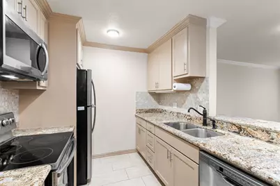 4635 Wild Indigo Street #512, Houston, TX 77027 - Photo 12