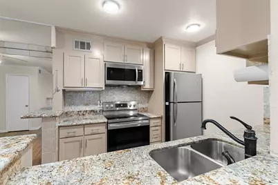 4635 Wild Indigo Street #512, Houston, TX 77027 - Photo 10