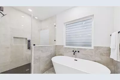5027 Golden Forest Drive #C, Houston, TX 77091 - Photo 22