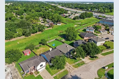 15738 Boonridge Road, Houston, TX 77053 - Photo 30