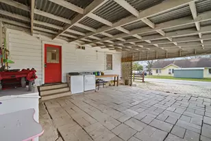 807 Burleson St, Brenham, TX 77833 - Photo 12