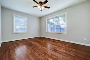 1946 Norcrest Dr, Houston, TX 77055 - Photo 12