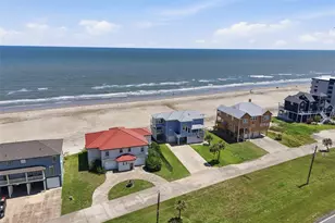 11851 Sunbather Ln, Galveston, TX 77554 - Photo 4