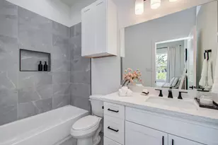 8702 Ojeman Villas Dr, Houston, TX 77055 - Photo 14