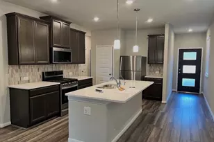 7058 Silverleaf Oak St, Conroe, TX 77304 - Photo 4