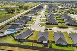 1279 Thornbird Trl, Sealy, TX 77474 - Photo 38