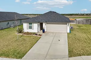 1279 Thornbird Trl, Sealy, TX 77474 - Photo 32