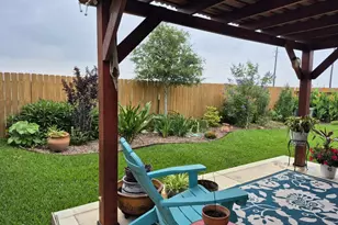1279 Thornbird Trl, Sealy, TX 77474 - Photo 36