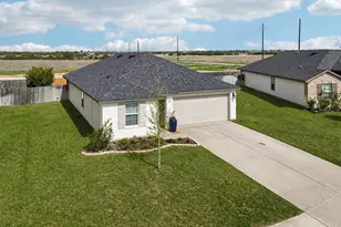 1279 Thornbird Trl, Sealy, TX 77474 - Photo 36