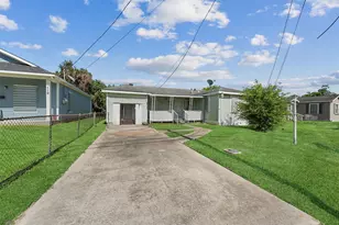 121 Lake Rd, La Marque, TX 77568 - Photo 2