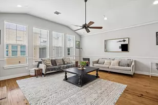 107 Riley Ln, Houston, TX 77003 - Photo 4