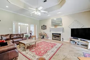 280 Brookhollow St, Vidor, TX 77662 - Photo 4