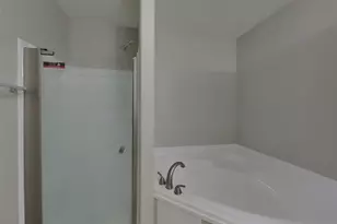 815 Marigold Rd, Baytown, TX 77521 - Photo 10