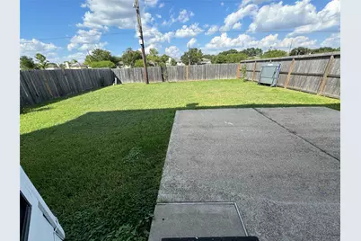 9347 Eaglewood Spring Drive, Houston, TX 77083 - Photo 8