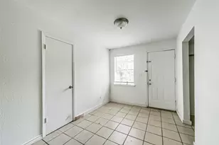 9710 Galaxy St, Houston, TX 77078 - Photo 12