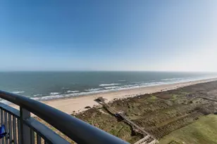 801 E Beach Dr, Galveston, TX 77550 - Photo 4