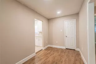 128 N Washington St, Texas City, TX 77591 - Photo 6