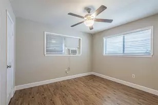 128 N Washington St, Texas City, TX 77591 - Photo 12