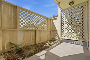 8055 Cambridge St, Houston, TX 77054 - Photo 10