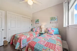 3930 Navarro Dr, Galveston, TX 77554 - Photo 18
