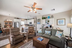3930 Navarro Dr, Galveston, TX 77554 - Photo 14