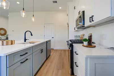 6127 Pacific Forest Drive, Houston, TX 77091 - Photo 16