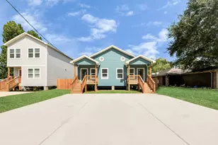 1314 W Willis St, Alvin, TX 77511 - Photo 2