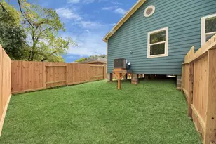 1314 W Willis St, Alvin, TX 77511 - Photo 44