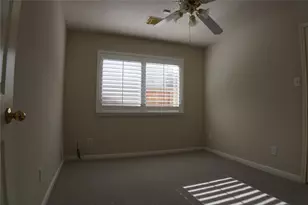 13714 Pear Woods Ct, Houston, TX 77059 - Photo 16