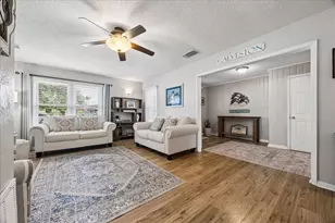 126 Dolphin, Galveston, TX 77550 - Photo 4