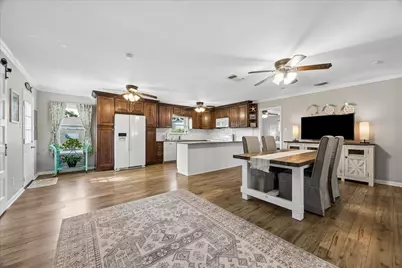 126 Dolphin, Galveston, TX 77550 - Photo 2
