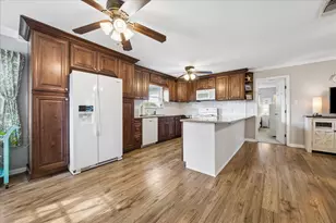 126 Dolphin, Galveston, TX 77550 - Photo 6