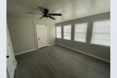 6139 Belcrest Street, Houston, TX 77033 - Photo 12