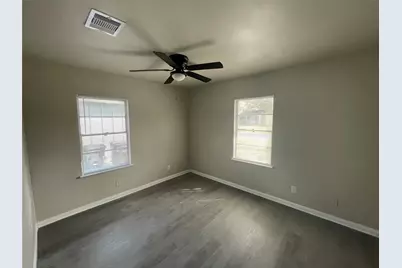 6139 Belcrest Street, Houston, TX 77033 - Photo 10
