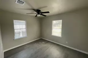 6139 Belcrest St, Houston, TX 77033 - Photo 10