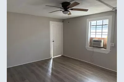 6139 Belcrest Street, Houston, TX 77033 - Photo 20