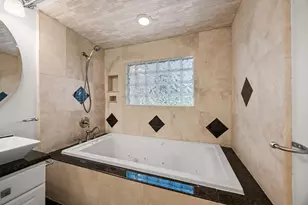 10310 Mayfield Rd, Houston, TX 77043 - Photo 28