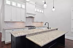 191 McGoey Cir, Shenandoah, TX 77384 - Photo 6