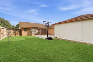 303 N Forest Blvd, Houston, TX 77090 - Photo 26
