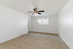 303 N Forest Blvd, Houston, TX 77090 - Photo 20