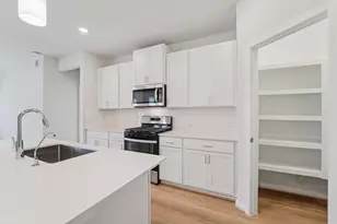 16245 Parish Pointe Ct, Conroe, TX 77302 - Photo 2