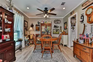 203 Tamarind St, Lake Jackson, TX 77566 - Photo 8